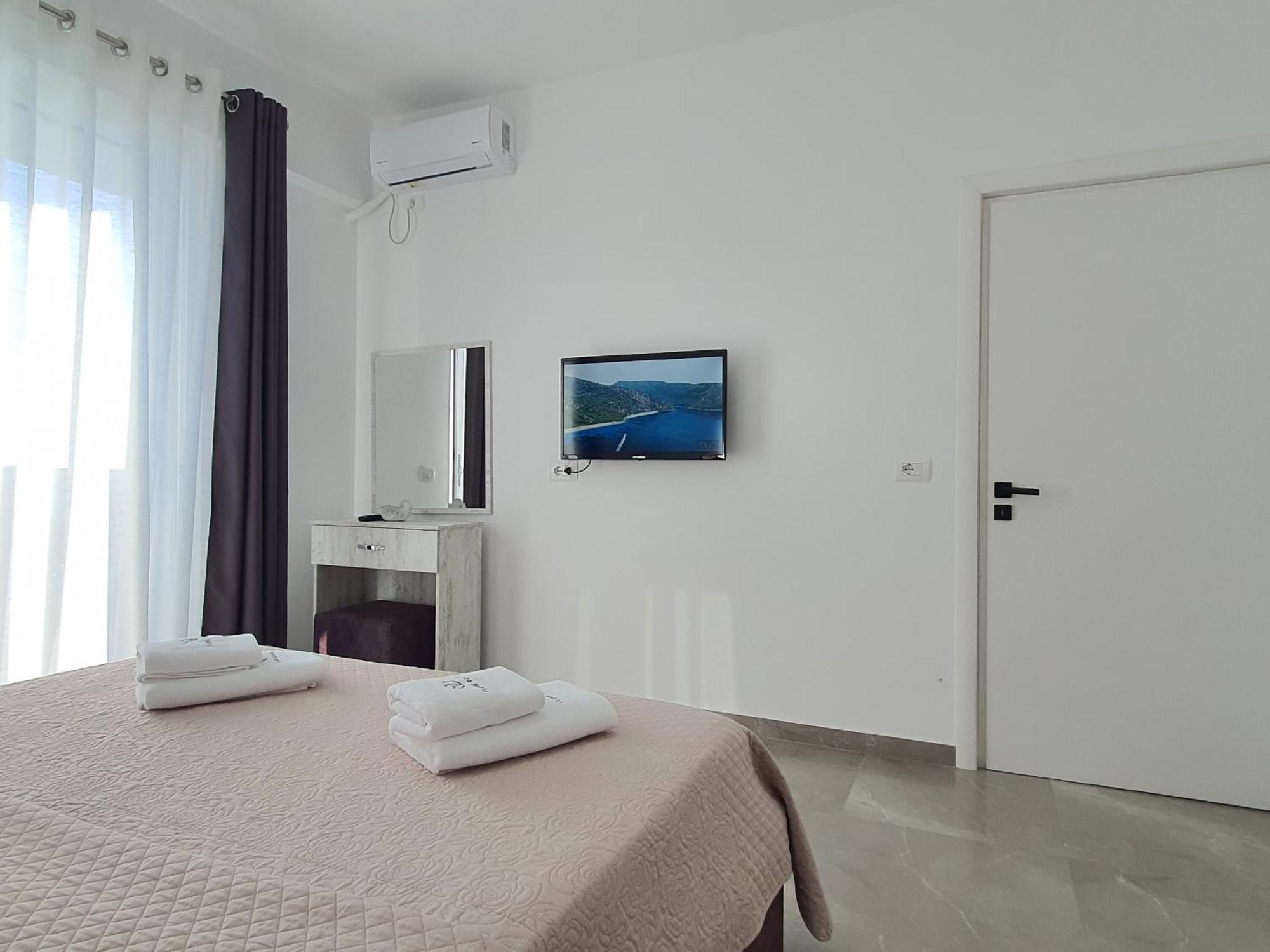 Flore Rooms Sarandë Exterior foto