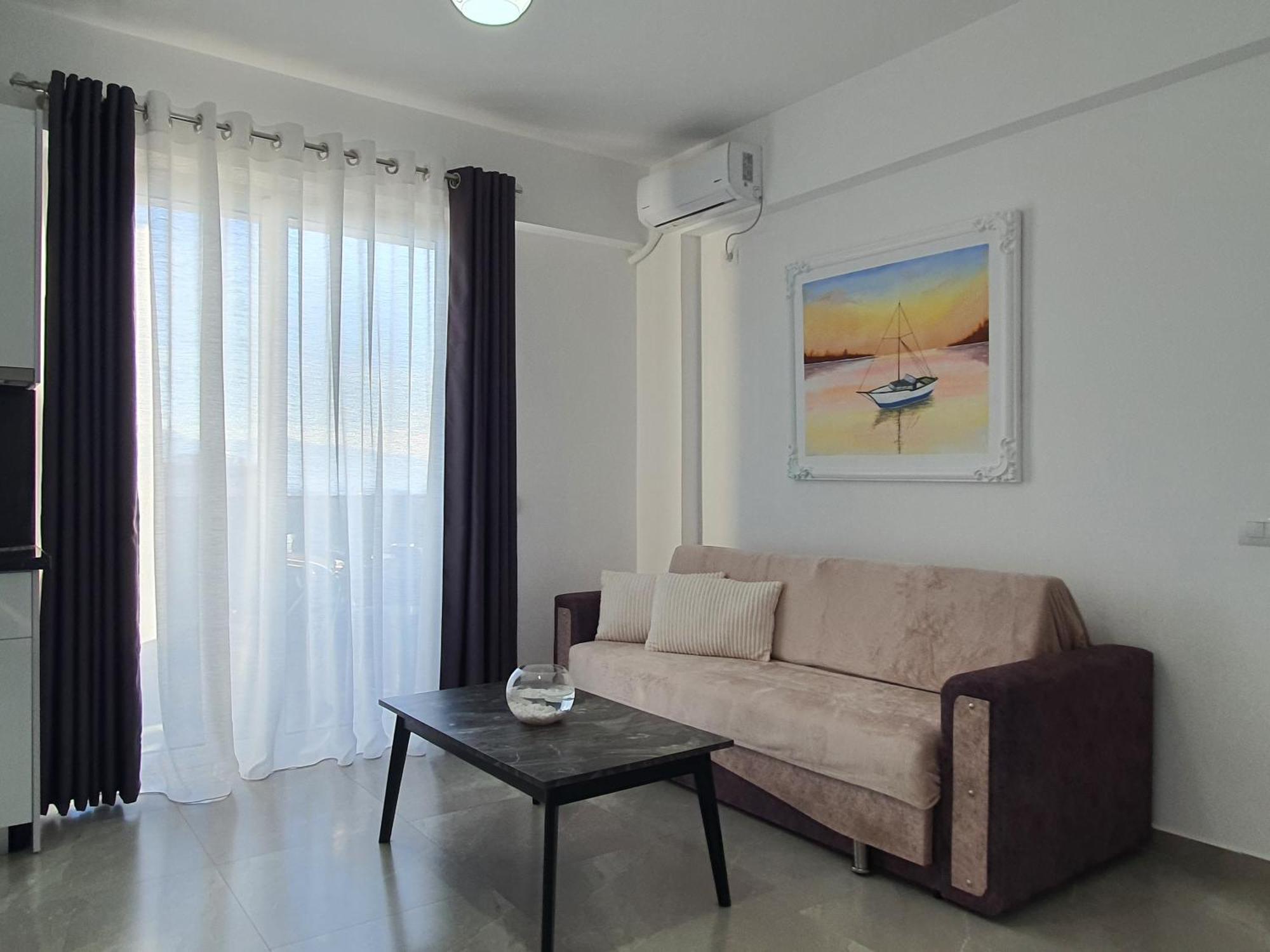 Flore Rooms Sarandë Exterior foto