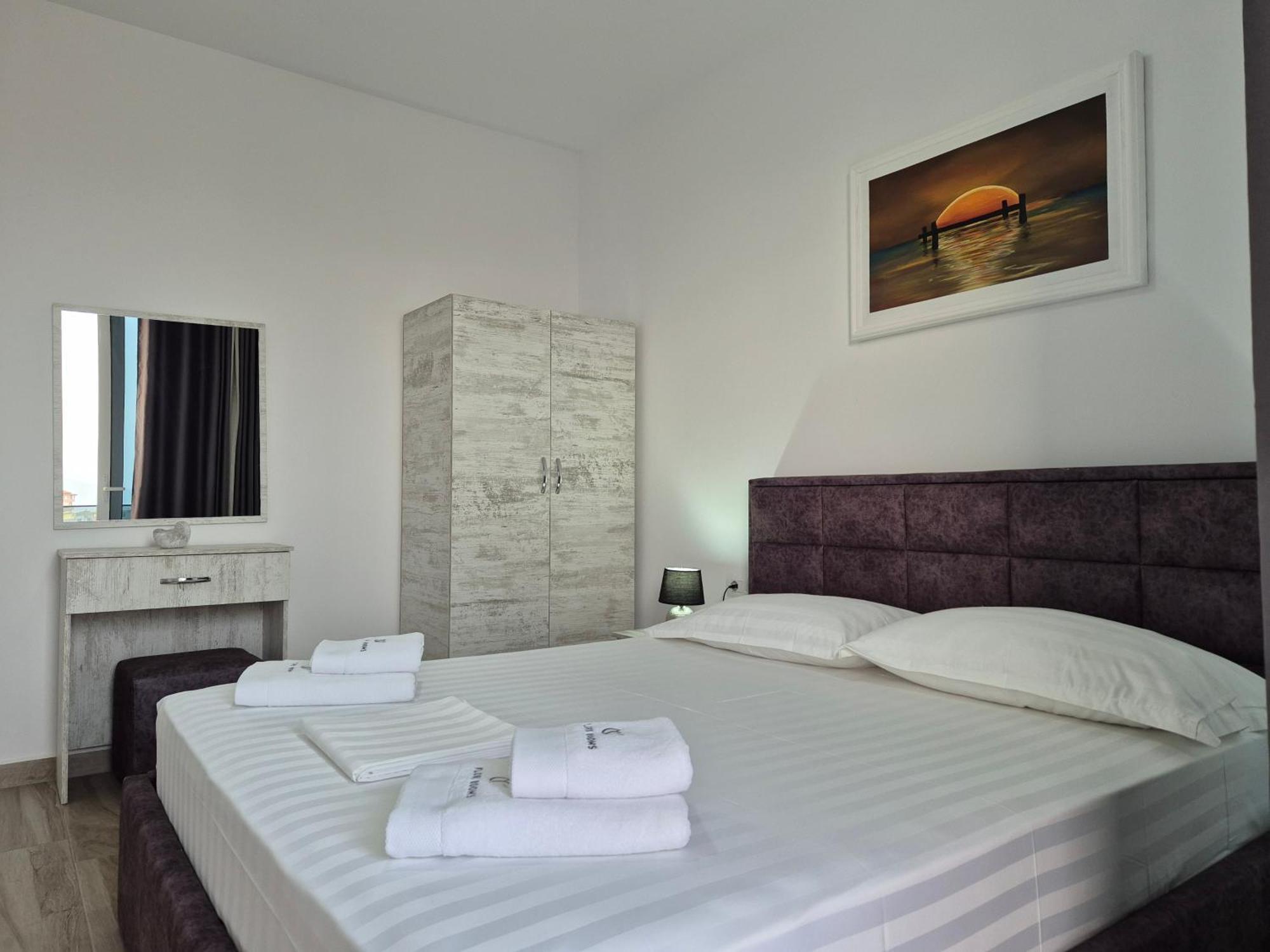 Flore Rooms Sarandë Exterior foto