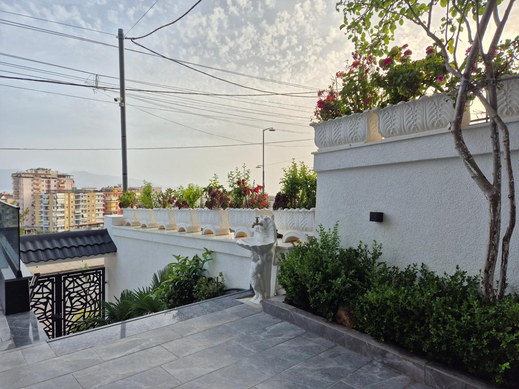 Flore Rooms Sarandë Exterior foto